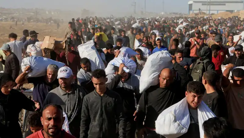 İsrail Ordusu, Han Yunus'ta 15 Kilometrelik Kuşatma Koridoru Açtı