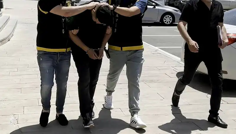 Mezarlıkta Hırsızlık Anı: Suçüstü Yakalanan Zanlı Nasıl Ele Geçirildi?
