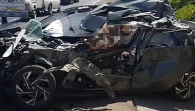 Şanlıurfa'da Faciadan Dönüldü: Otomobil Tankere Çarptı, 1 Kişi Hayatını Kaybetti