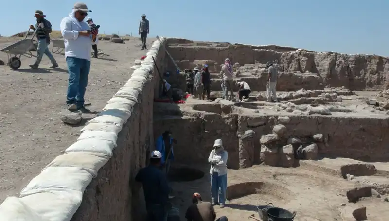 Kilis'teki Oylum Höyük'teki Kazı Çalışmaları, Sıcak Havanın Üstesinden Geliyor