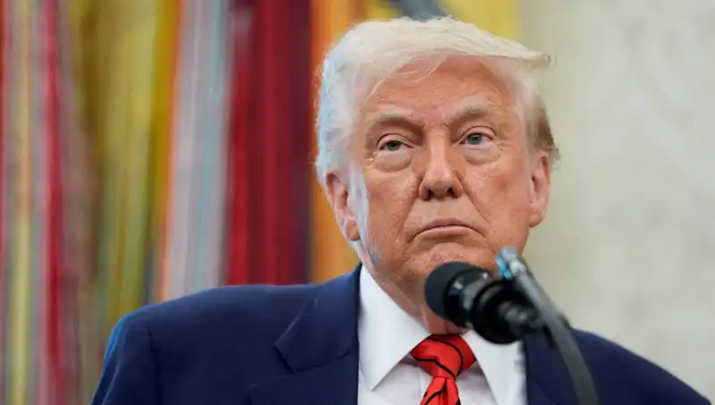 Trump, G7 Zirvesinden Erken Ayrıldı: Acil Beyaz Saray Toplantısı Toplandı