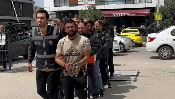 Edirne’de Eş Zamanlı Operasyon: Yedi Firari Yakalandı