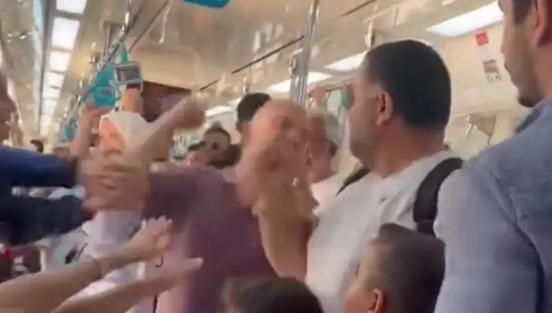 Marmaray'da Gerilim Tırmandı: Yumruklu Kavga Seferleri Durdurdu!