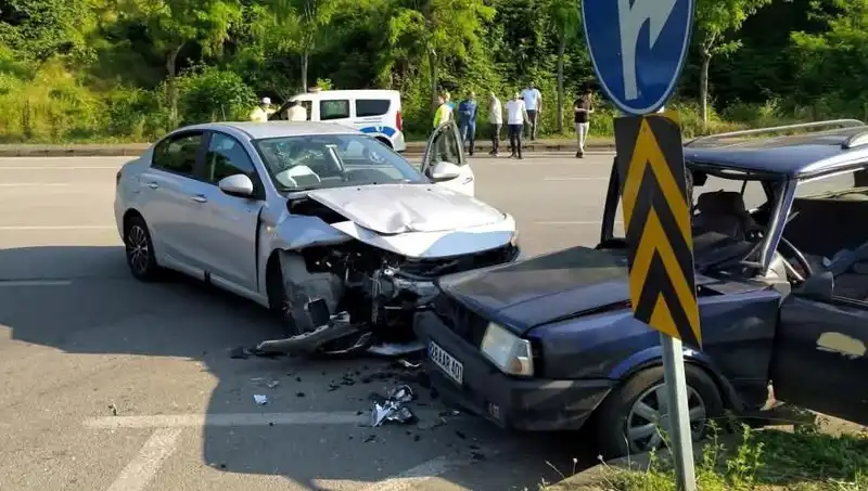 Görele'de Dehşet Anları: Araç Camından Fırlayan Sürücü Hayatını Kaybetti