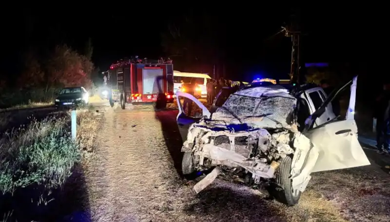 Ciple Traktör Çarpıştı: 5 Kişi Yaralandı, Kazanın Sebepleri Araştırılıyor