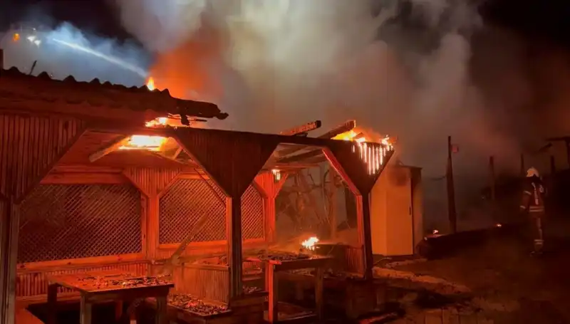 Şile'de Altı Gözleme Restoranı Yangınla Küle Döndü: Detaylar