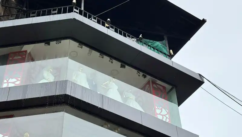 Giyim Mağazasında Korkutucu Yangın: Müşteriler ve Çalışanlar Kaçış Yolu Aradı