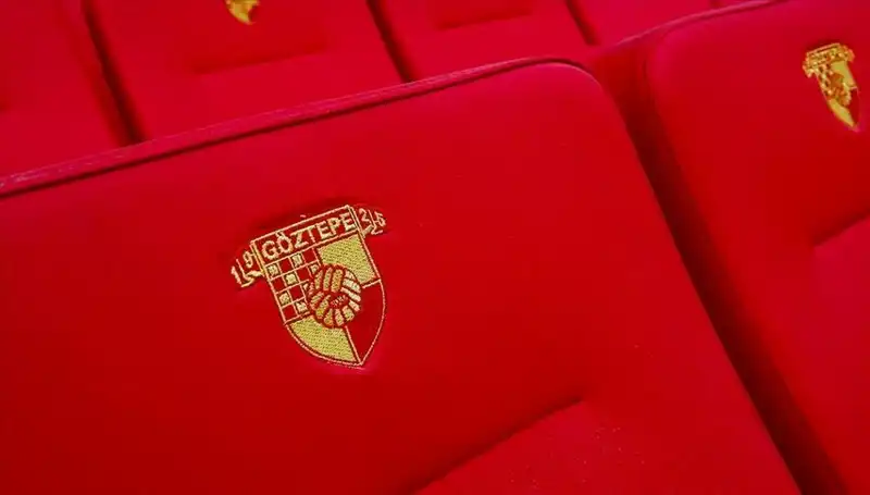 Göztepe, Yeni Golcü Olaitan ile Sözleşme İmzaladı