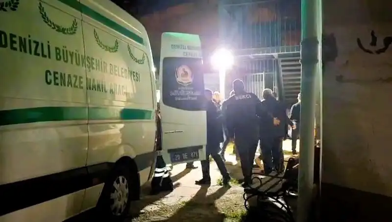 Besici Yem Karma Makinesine Düşerek Hayatını Kaybetti: Olayın Detayları