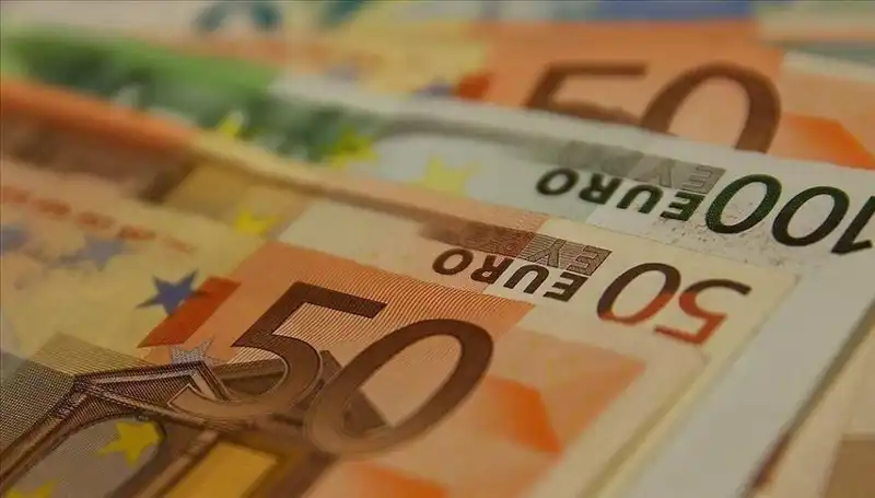 Euro'nun Zırvesi: Düşüş Trendine Girerken Yatırımcılar Ne Yapmalı?
