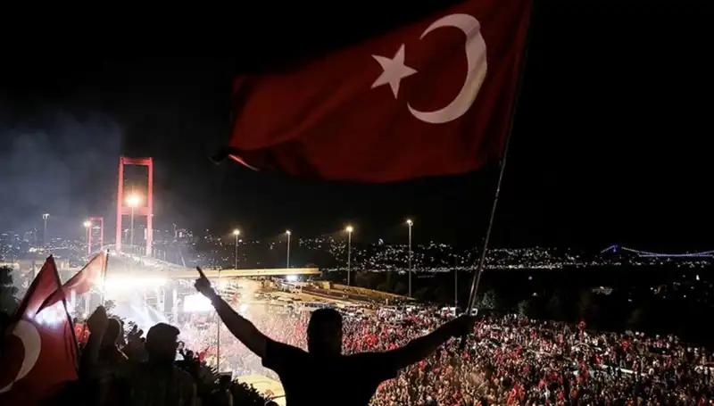 15 Temmuz'un Anısına: "En Uzun Gece" İlk Gösterimi Külliye'de!