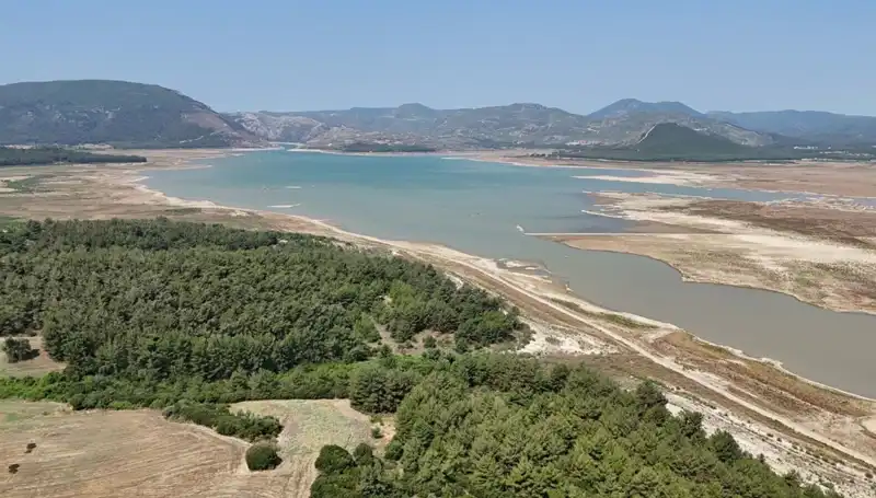 İzmir'de Tehlike Çanları: Geçen Yıla Göre Suç Oranı Yüzde 50 Düşüş Gösterdi!