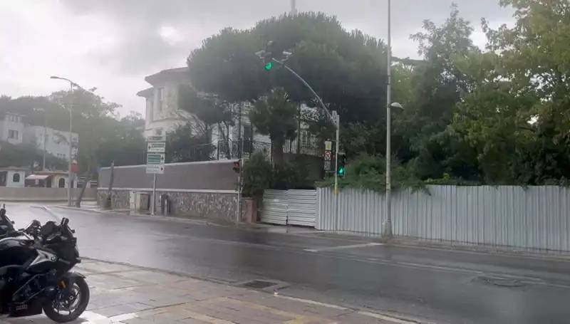 İstanbul'da Sağanak Yağışla Gelen Ferahlama: Büyük Şehir Nefes Aldı