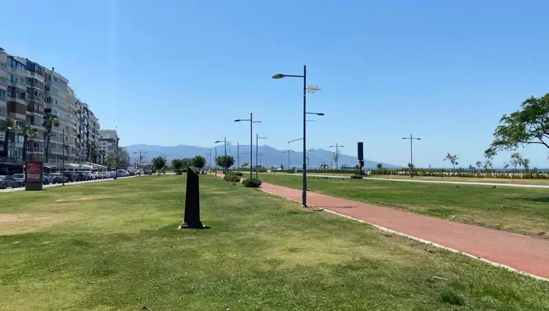 İzmir’de Sıcaklık Rekoru Kırıldı: Kordon Boş Kaldı!
