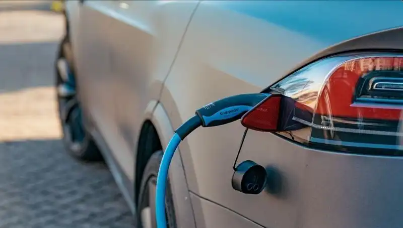 Elektrikli Araç Satışlarındaki Düşüş: Sebepler ve Gelecek Beklentileri