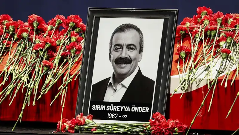 Meclis'te Sırrı Süreyya Önder Anması: Bir Dönemin Sesini Yükseltenler