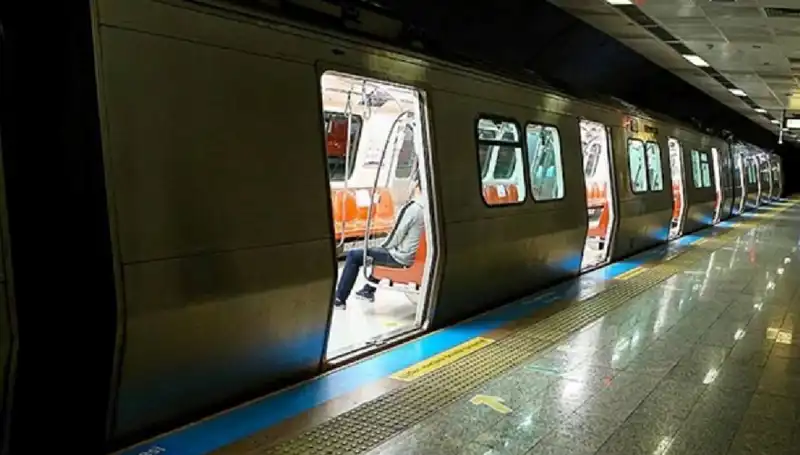 İstanbul’da Metro Durakları Kapatılıyor: Yolcular Ne Yapmalı?
