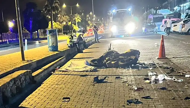 Alanya'da Motosiklet Kazası: Hayatını Kaybeden Genç İçin Tüm Şehir Yas Tutuyor
