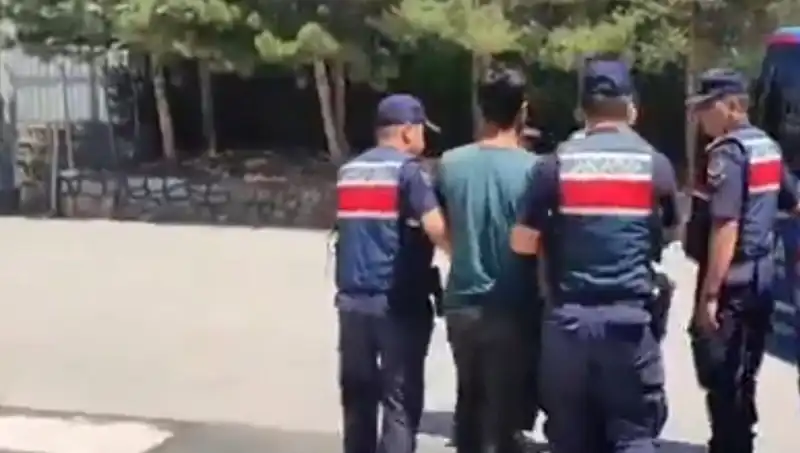 Türkiye'de DAEŞ'e Yönelik 14 İl'de Büyük Operasyon: 26 Gözaltı Yapıldı