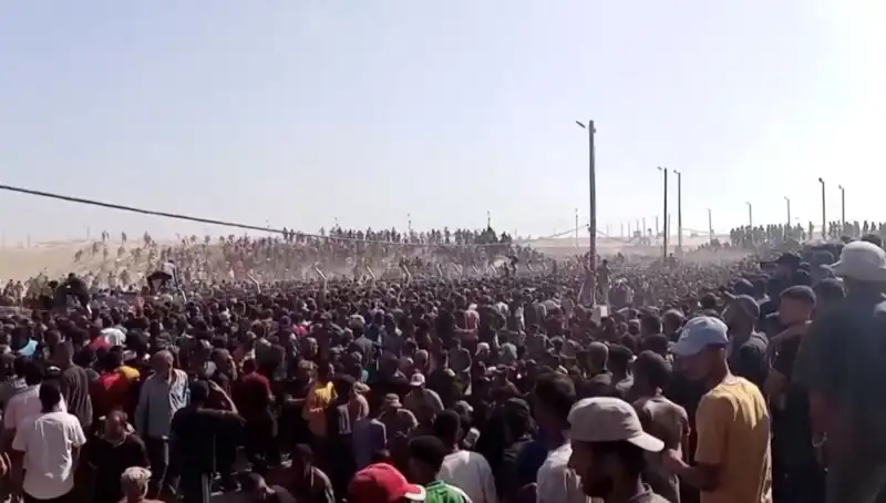 İsrail'in Gazze'de Yardım Dağıtım Noktasına Saldırısı: 26 Can Aldı