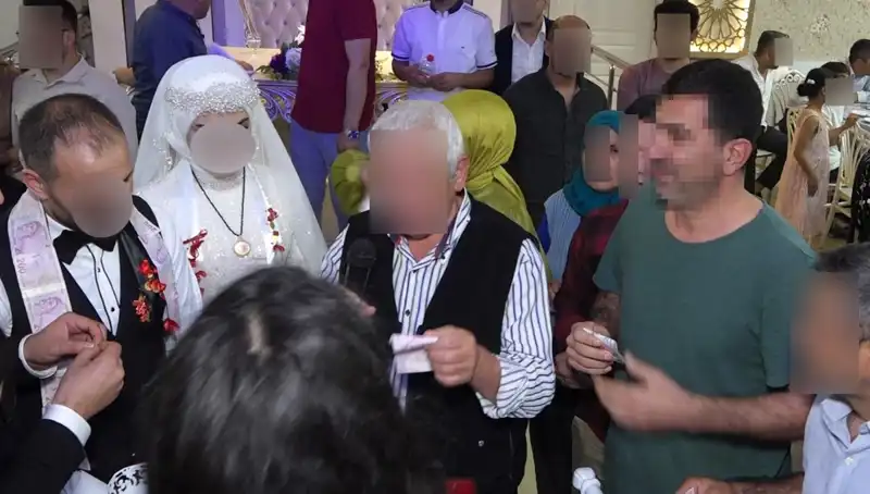 Davetsiz Düğün Misafiri: Pasta Yedi, Takıları Çaldı!