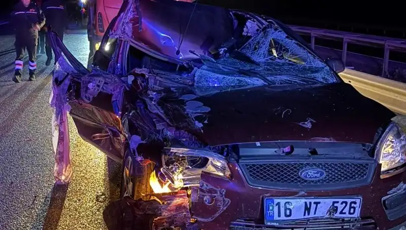 Afyonkarahisar'da Otomobil ve TIR Kazası: 4 Kişi Yaralandı!