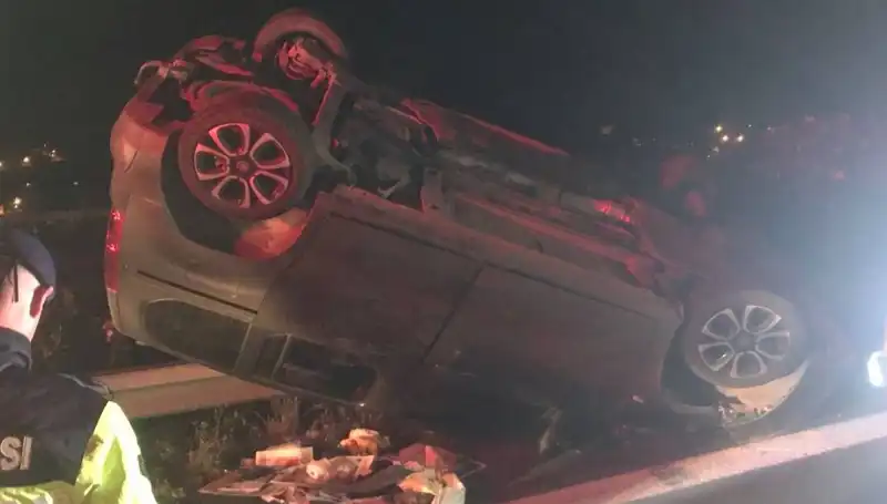 Osmaniye'de Otomobil TIR'a Çarptı: 5 Kişi Yaralandı
