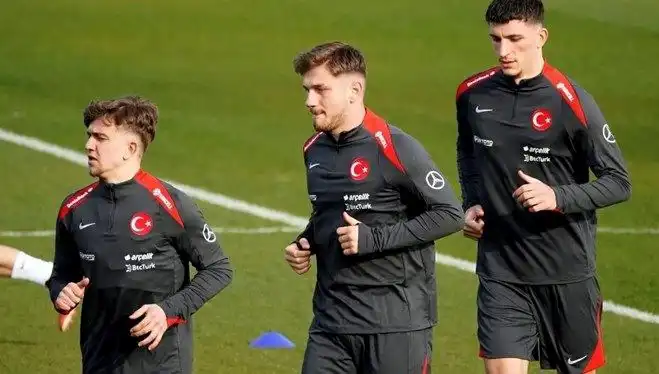 Galatasaray, Fenerbahçe ile Anılan Yıldız Futbolcuyu Kadrosuna Kattı
