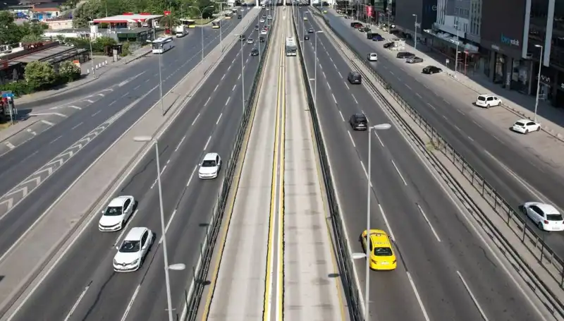 İstanbul’da Bayram Coşkusu: Yollar Neden Terkedildi?