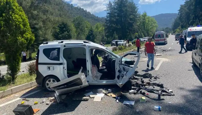 Marmaris'te Dehşet Verici Kaza: Can Kaybı ve Yaralılarla Dolup Taşan Olay