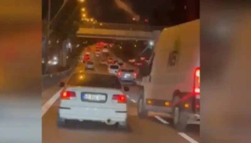 Tuzla'da Makas Terörü: Sürücü Kaçamadı, Tutuklandı!
