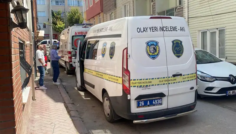 iki çocuk babası, evinde gizemli bir şekilde ölü bulundu